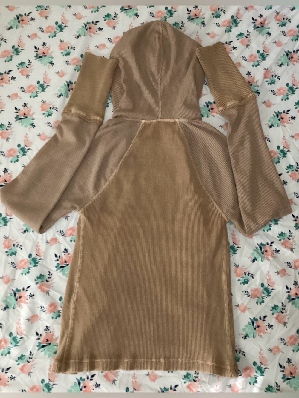 BDG (Urban Outfitters) Taupe Ribbed Hooded Henley Top Small Discontinued NWT - Picture 2 of 9